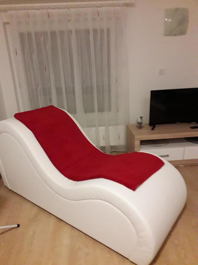 Apartman Mmvg Studio Zagreb Airport Velika Gorica Esterno foto